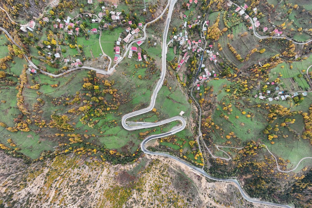 Zigana Yolunda Renklerin Büyüsü: Her Mevsim Keşfedilen İpek Yolu Şehri