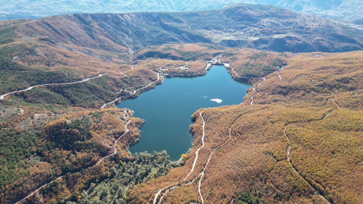 Zinav Gölü: Tokat'ın Heyelan Set Gölleri Arasında Parlayan Doğa Cenneti