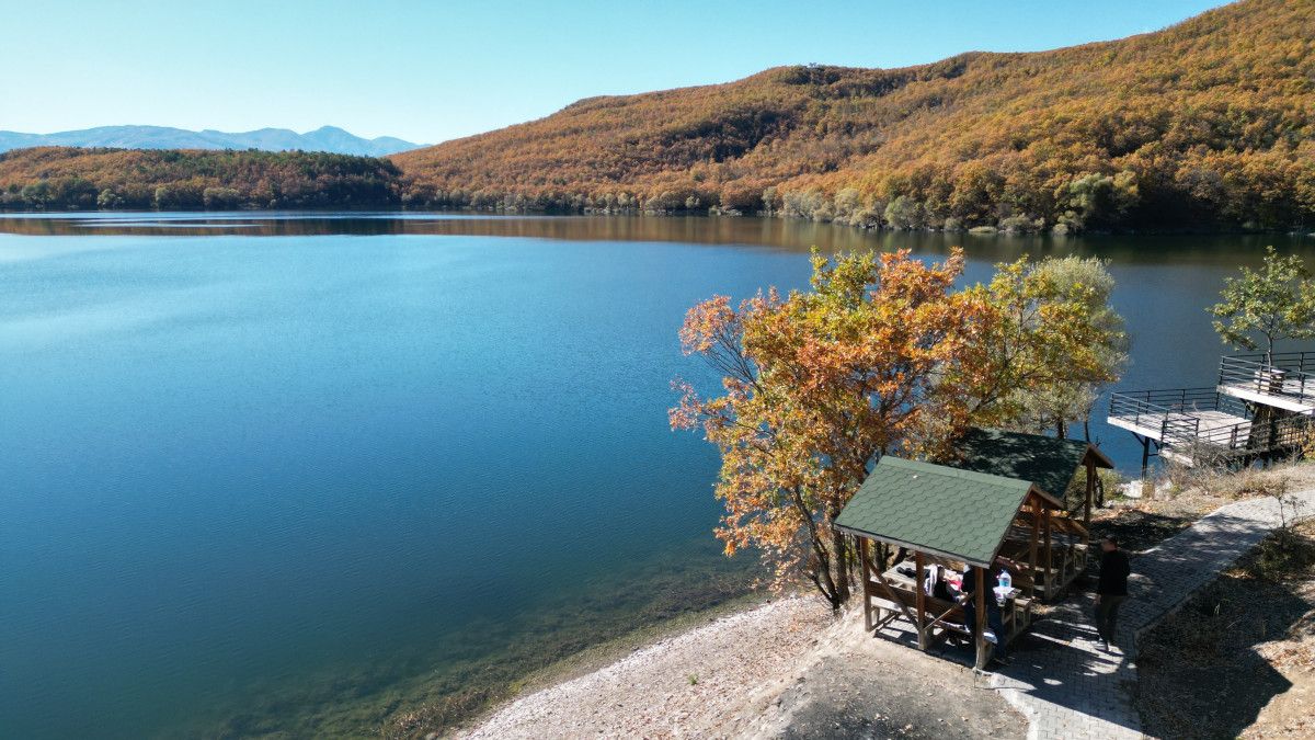 Zinav Gölü: Tokat'ın Heyelan Set Gölleri Arasında Parlayan Doğa Cenneti