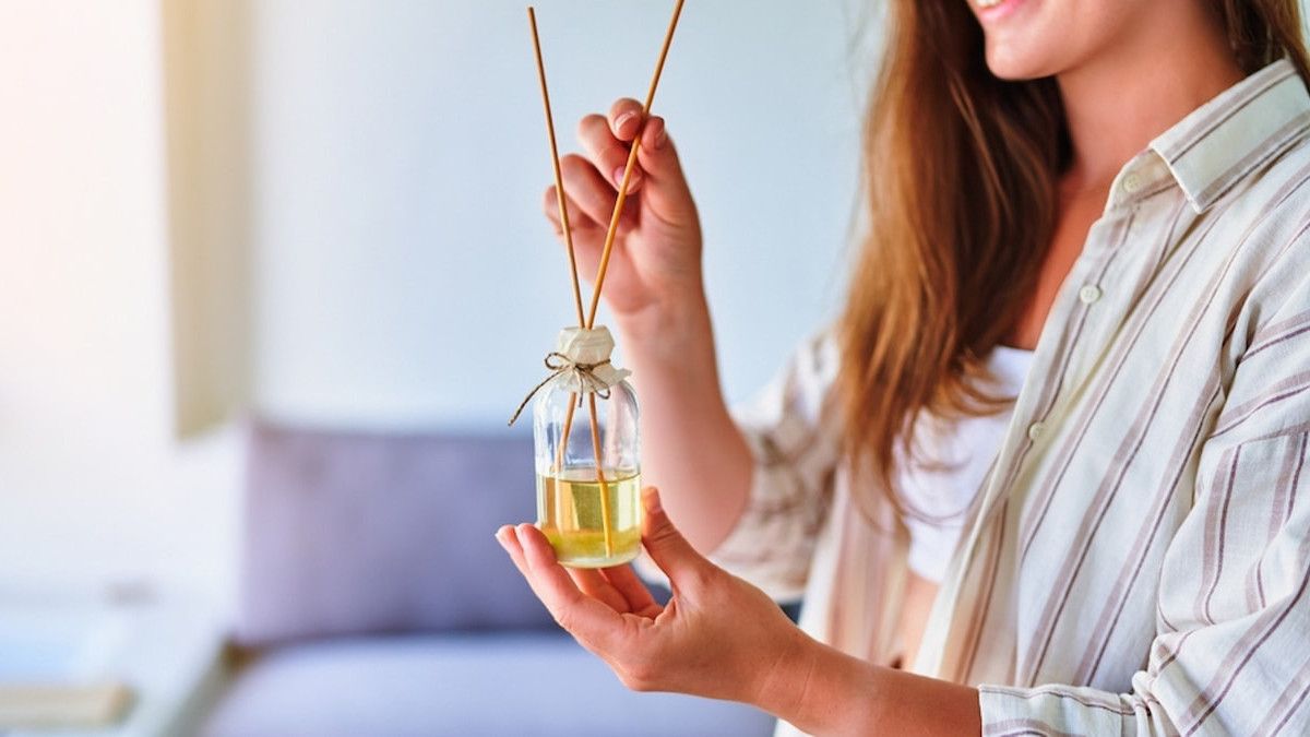 Evde Doğal Oda Parfümü: Kimyasal İçeriksiz Ferah Bir Koku Yakalayın