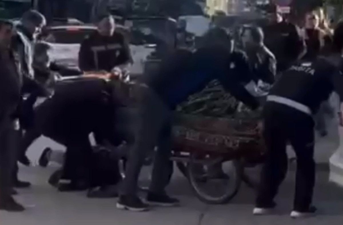 Zabıta ile Seyyar Satıcı Arasındaki Engel: Kamera Kaydıyla Görenleri Şaşırttı