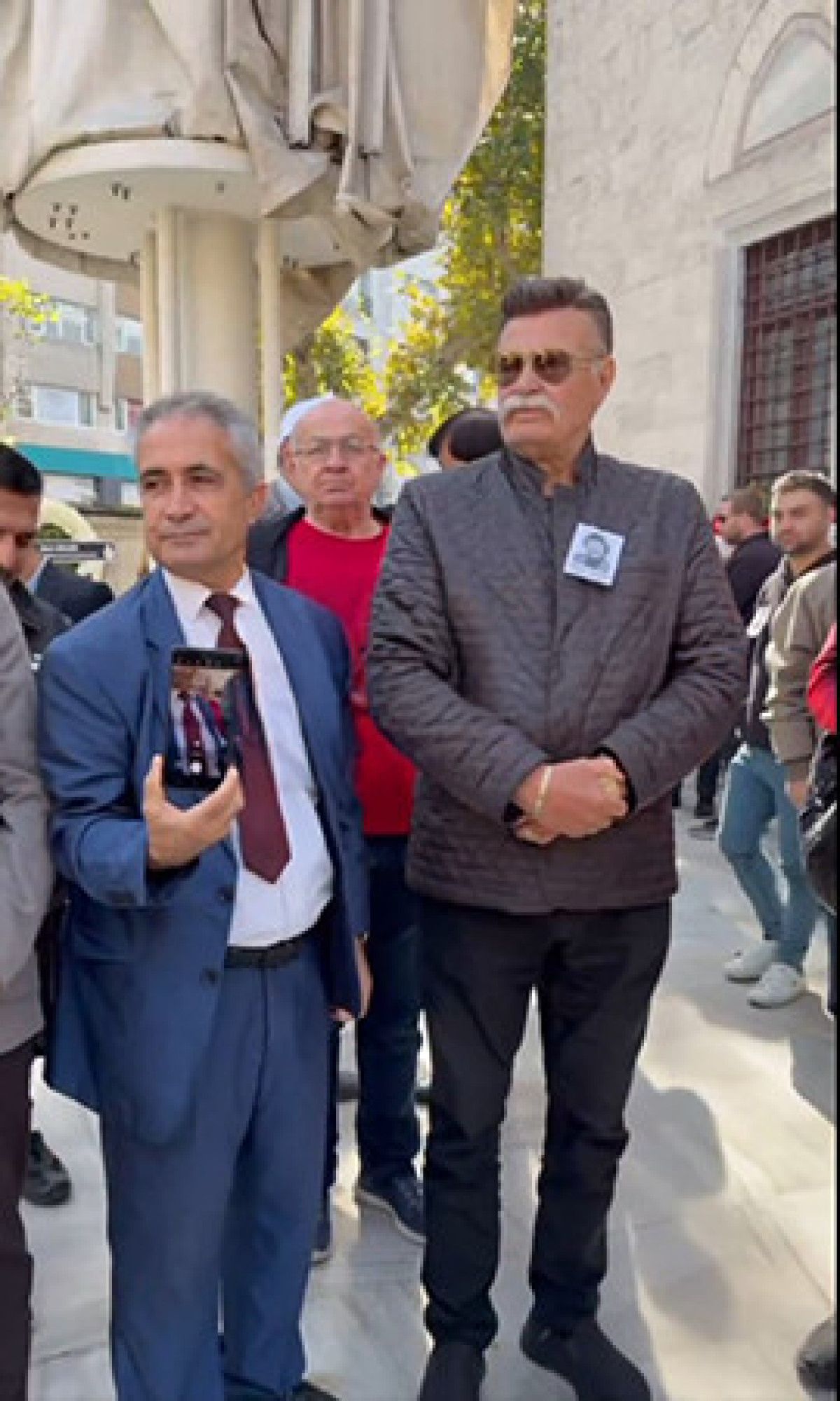 Engin Çağlar İçin Son Yolculuk: Cenazede Nuri Alçoyla Fotoğraf Anları