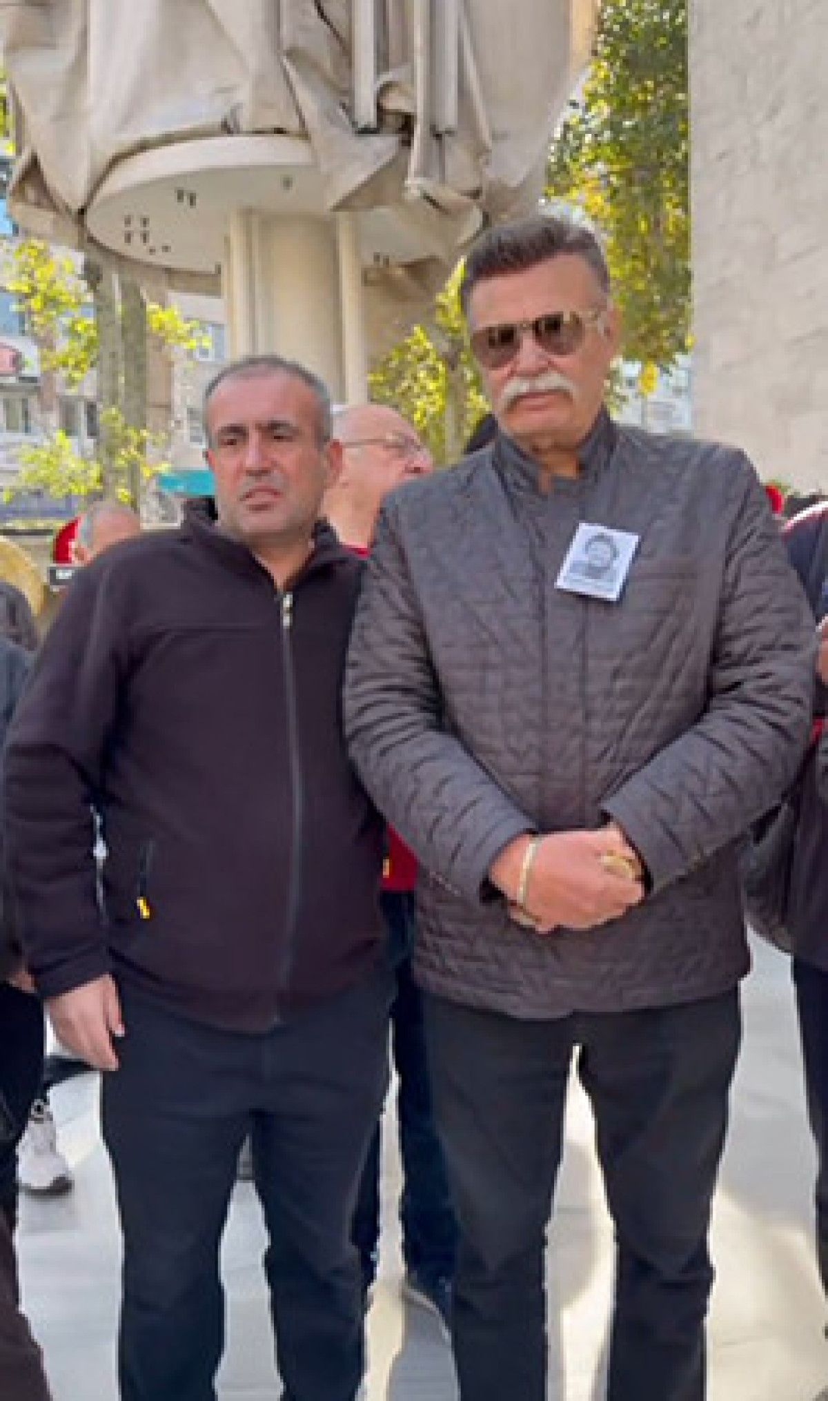 Engin Çağlar İçin Son Yolculuk: Cenazede Nuri Alçoyla Fotoğraf Anları