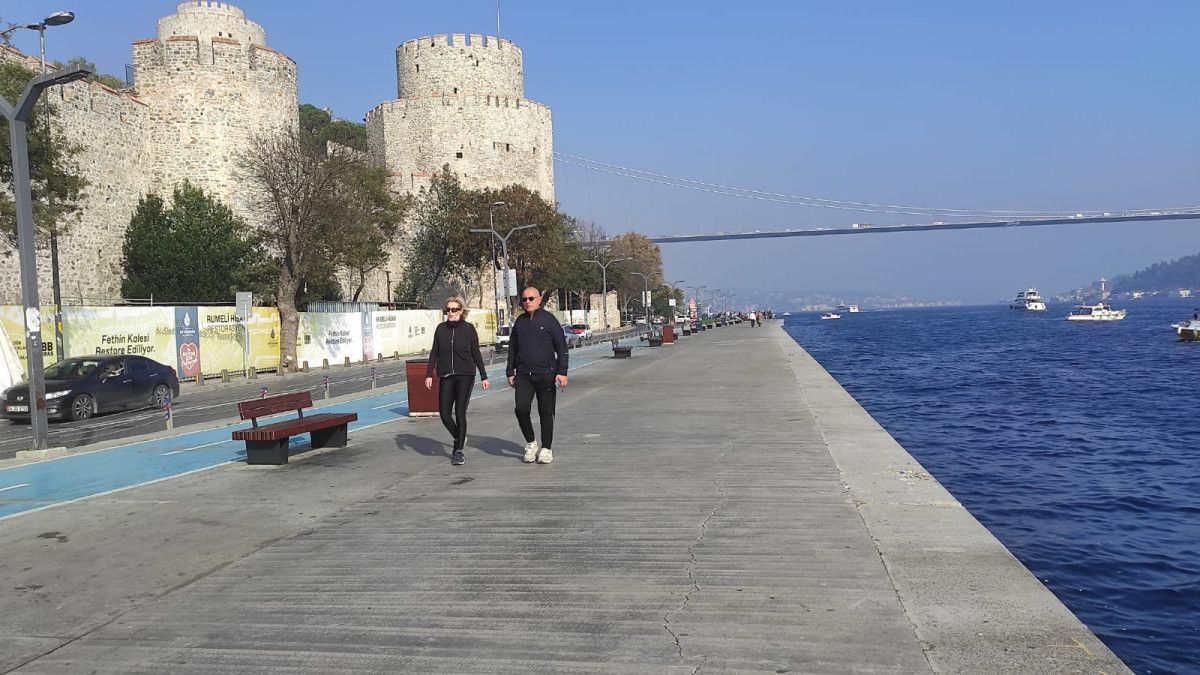 İstanbul Boğazı'nda Yoğun Sis: Görüş Mesafesi Belirgin Şekilde Azaldı