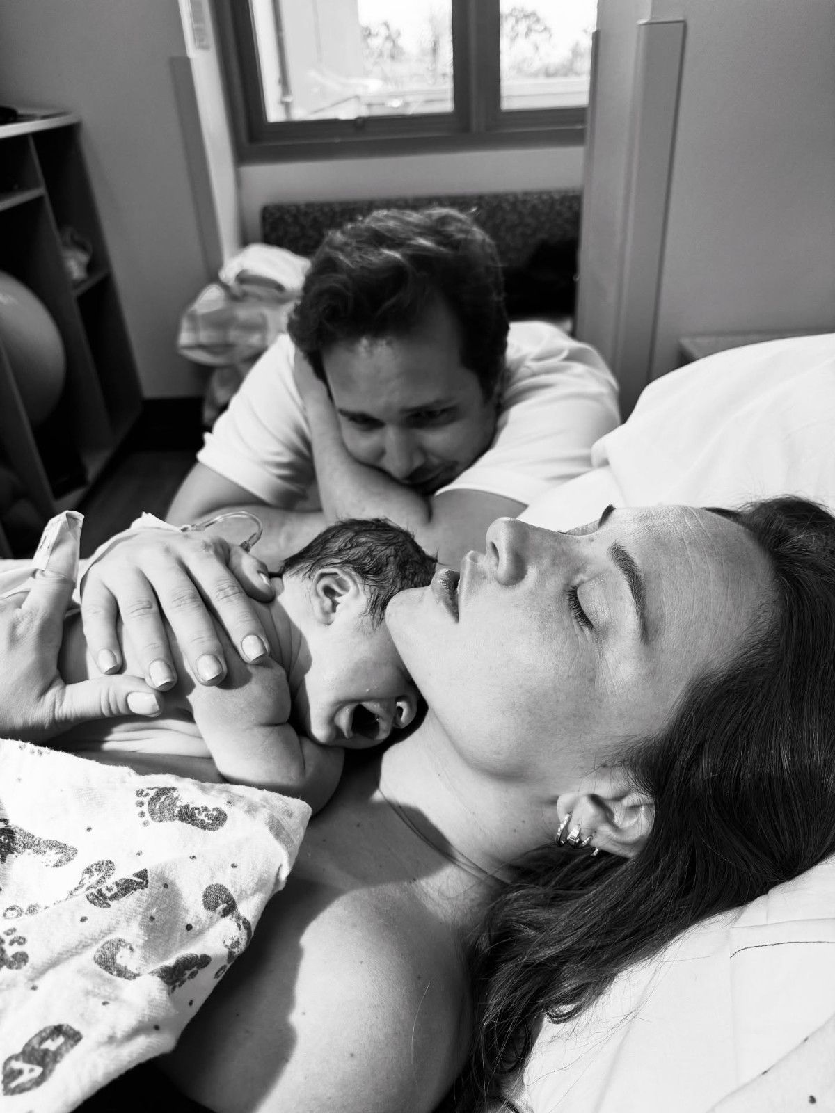 Başak Gümülcinelioğlu’nun Ailesine Dragolan Doğumu: Devin Adlı Oğullarıyla Sevincin Yüzü