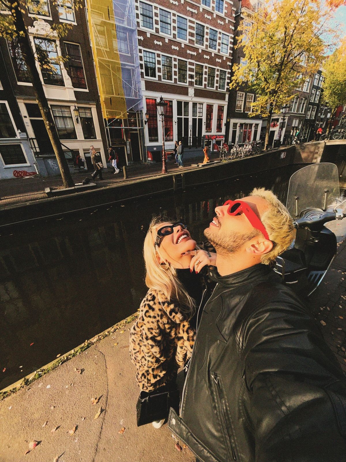 İrem Derici’nin Hollanda Gezisi ve Maç Gerginliği: Polislerle Yaşanan Olaylar