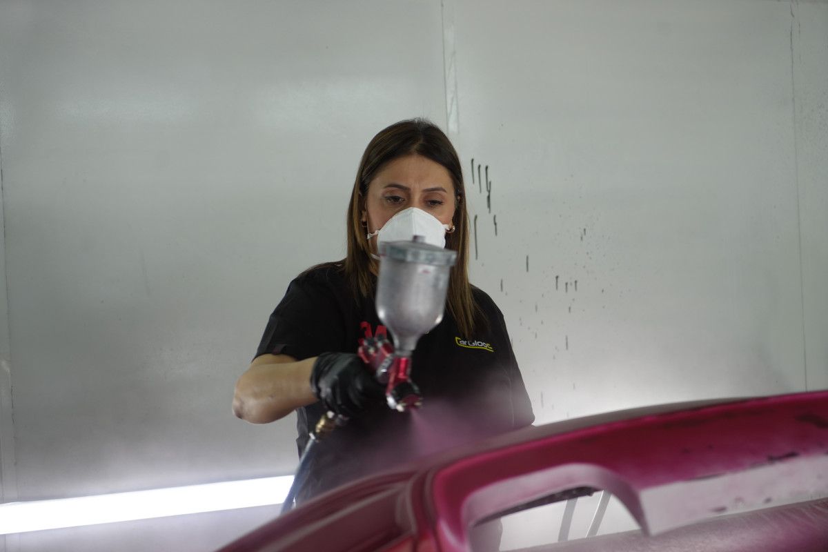 Antalya'da Kadın Usta: Nurgül Durukan'ın Oto Boya Yolculuğu ve İlham Veren Akademi Hayali