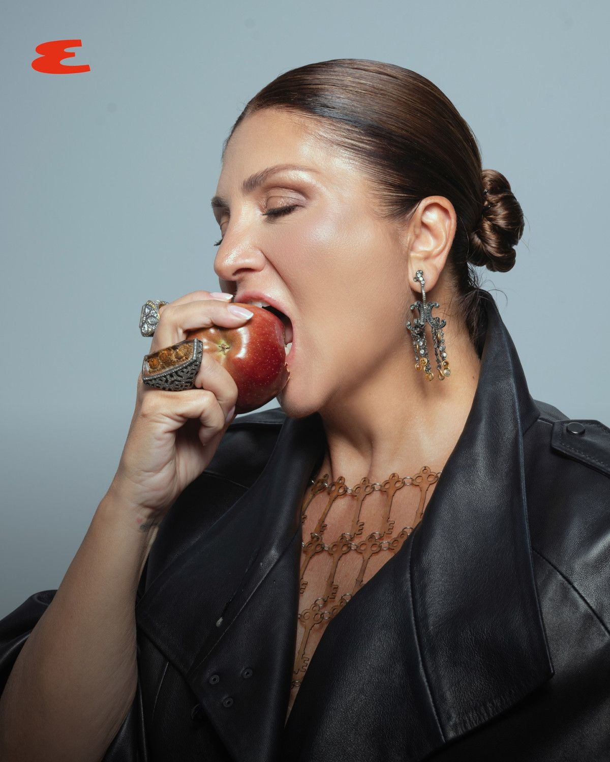 Sibel Can'dan Cesur Duruş: Kıyafet ve Sesin Bütünleştiği Anlar