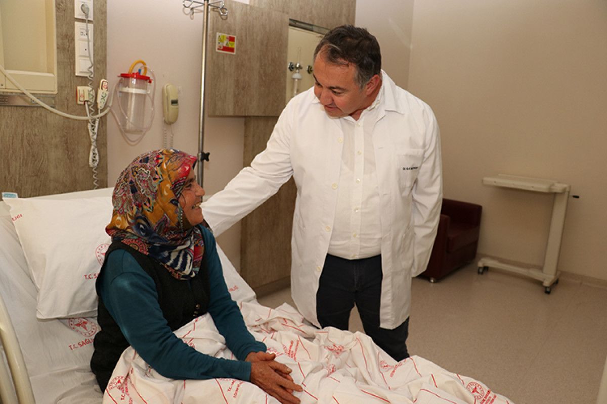 Antalya’da Nakil Bebeği: 45 Dakika İçinde Uyumlu Böbrekle Yeniden Hayata Tutundular