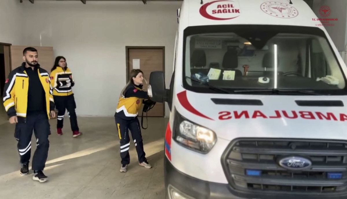 Boğazına Sakız Kaçan Engelli Vatandaş için 112 Destek Ekibiyle Gerçekleşen Hayat Kurtarıcı Müdahale