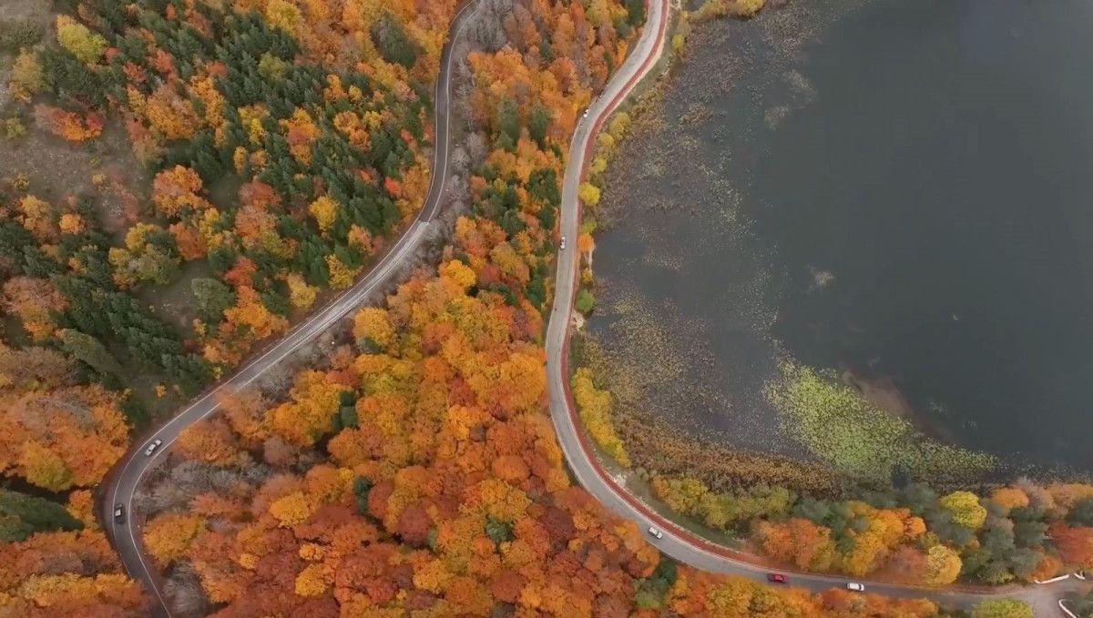 Abant Gölü: Sonbaharın Renkleriyle Dolup Taşan Doğa Şöleni