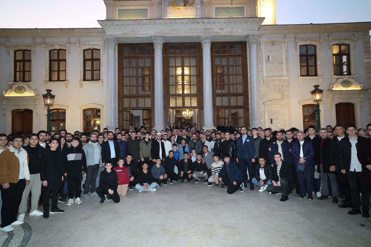 Geleceğe Umut: Gençler Sabah Namazında Omuz Omuza Birleşti