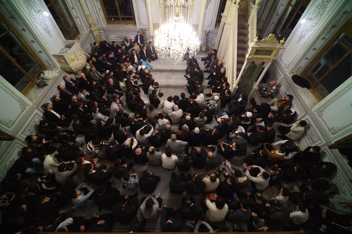 Geleceğe Umut: Gençler Sabah Namazında Omuz Omuza Birleşti