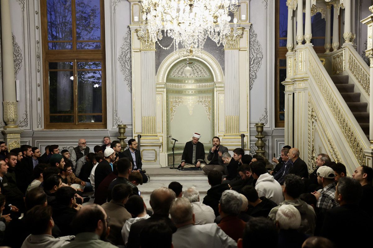 Geleceğe Umut: Gençler Sabah Namazında Omuz Omuza Birleşti