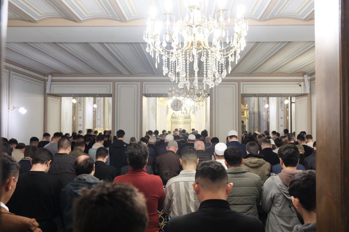 Geleceğe Umut: Gençler Sabah Namazında Omuz Omuza Birleşti