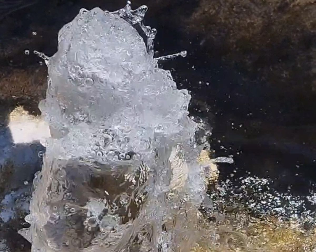 Van Gölü’nde Mikrobiyalitler: Tatlı Suyun Tuzlu Sular İçindeki Gizemi