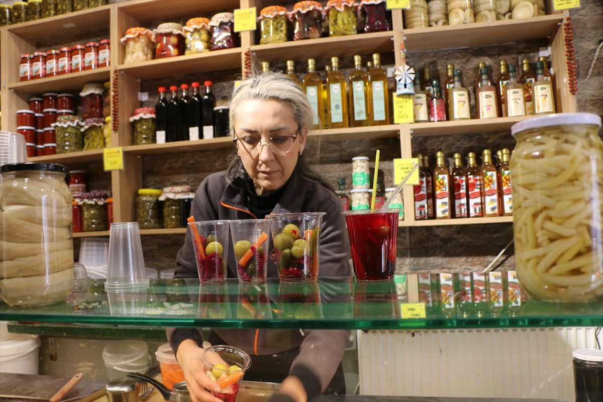 Boşanma Sürecinde Karşılıklı Dükkan Açılışı: Neşeli Günler'in Arkasında Gerçekler