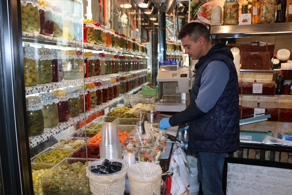Boşanma Sürecinde Karşılıklı Dükkan Açılışı: Neşeli Günler'in Arkasında Gerçekler