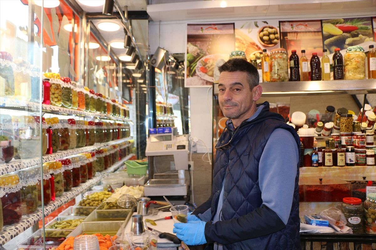 Boşanma Sürecinde Karşılıklı Dükkan Açılışı: Neşeli Günler'in Arkasında Gerçekler