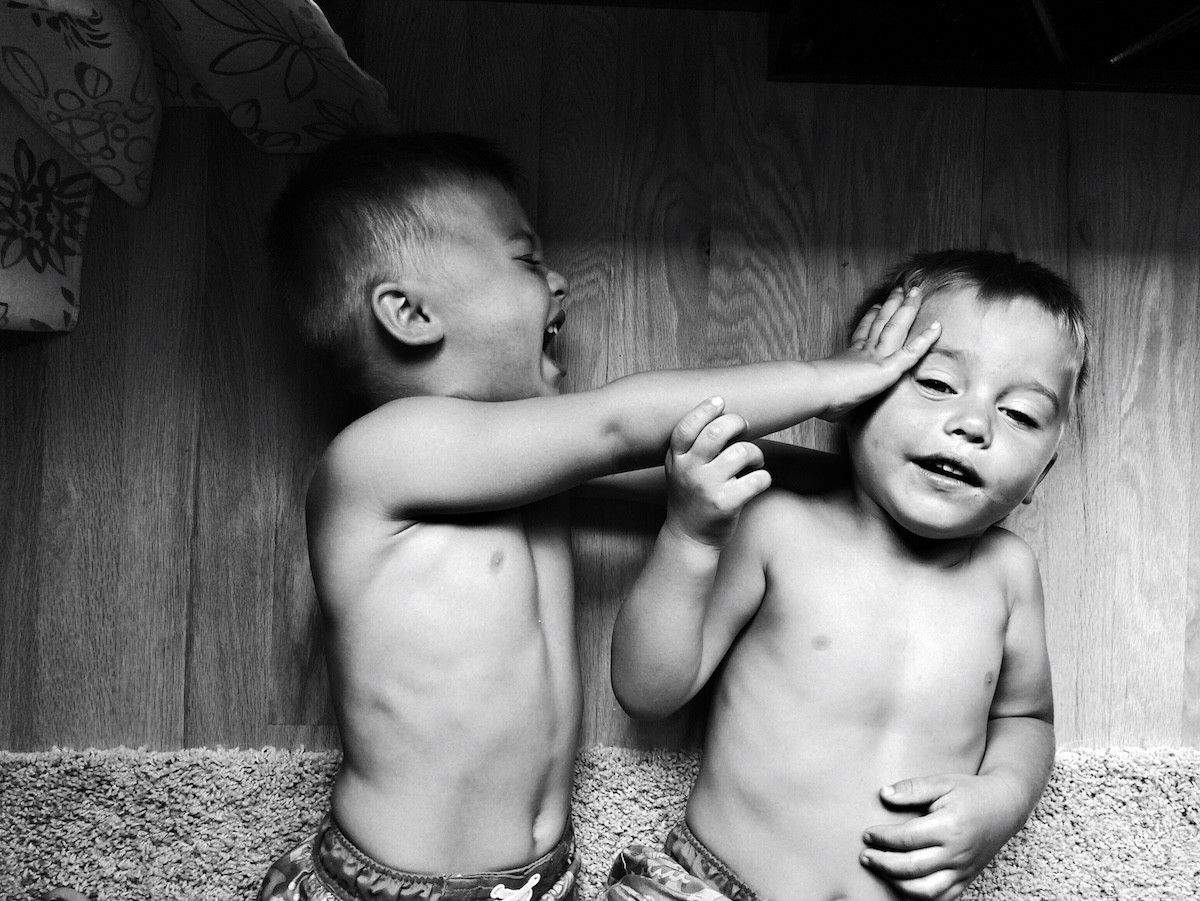 Kardeş Kıskançlığı mı, Görülme İhtiyacı mı? Aile İçindeki Duygusal İhmalin Gizli Yüzü