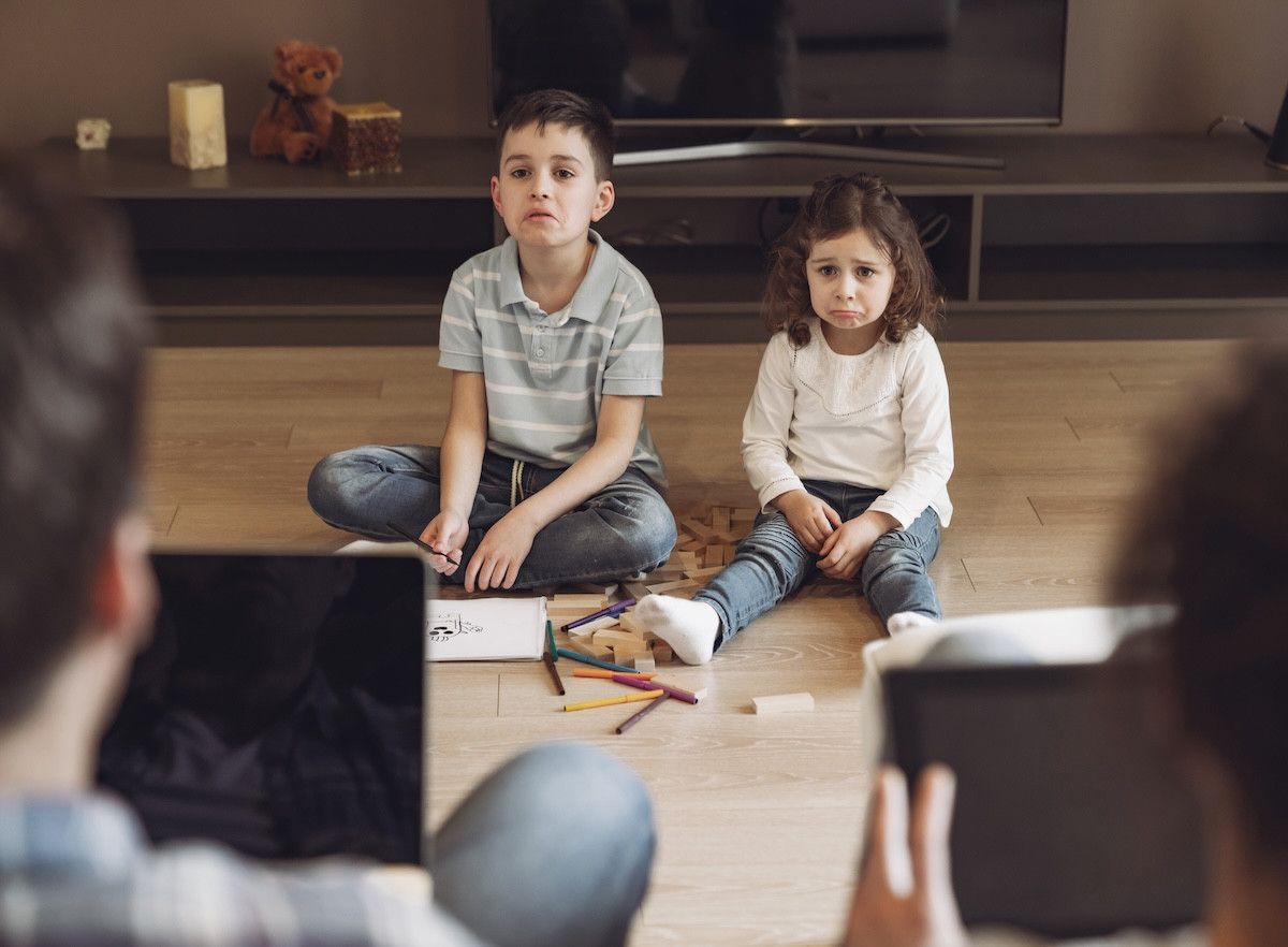 Kardeş Kıskançlığı mı, Görülme İhtiyacı mı? Aile İçindeki Duygusal İhmalin Gizli Yüzü