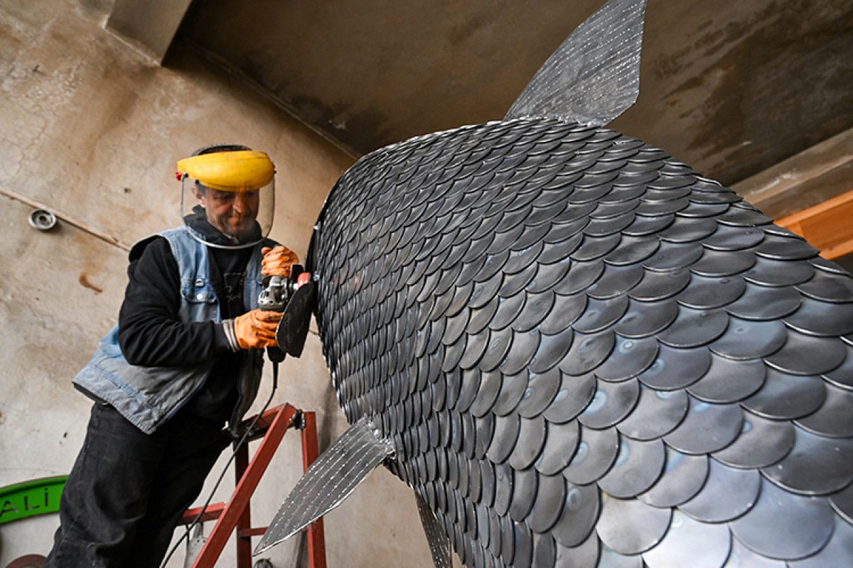 İnci Kefali Heykeliyle Van'ı Duyan Gönüller: Mutii’nin Atölyesinde Yeniden Doğuş