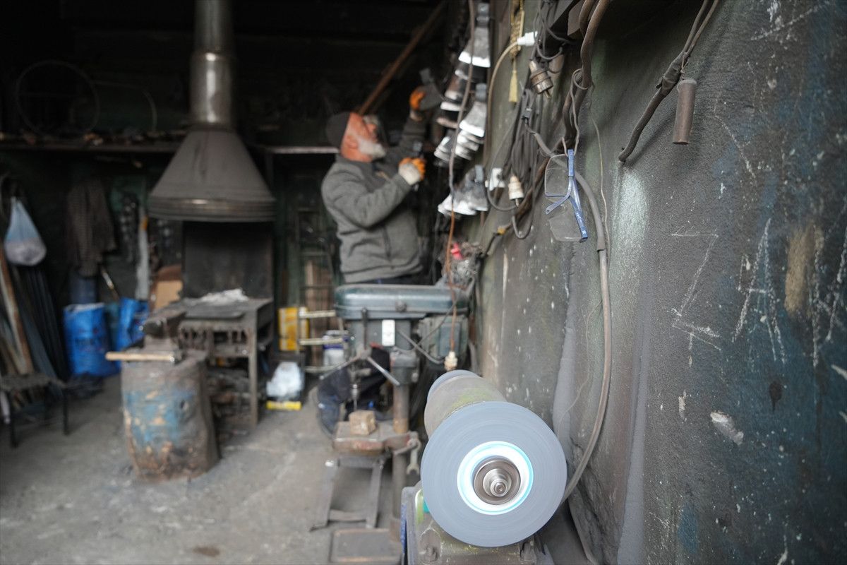 Halit Pınar’ın Demirci Geleneği: 50 Yıldır Ateşte Dövülen Hikâye