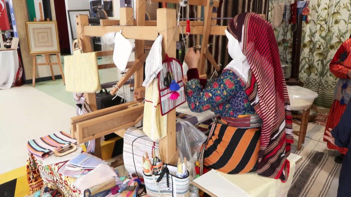 Rize Günü’nde Atık Poşetlerden Dokuma İpe: Çevreci Ürünler Kadraja Dökülüyor