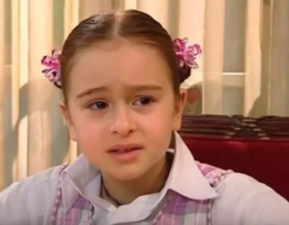 Bez Bebek’te Yağmur’un Oyuncusu Asena Keskinci’nin Aile ve Set İçindeki İddiaları