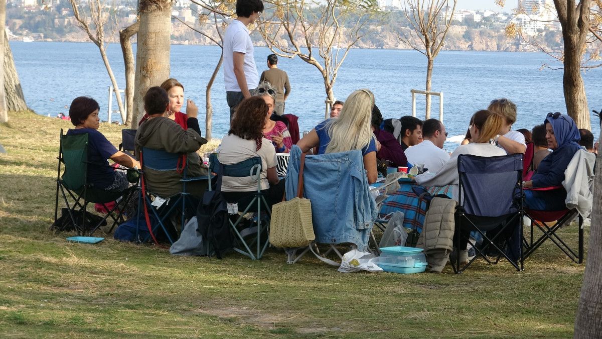 Antalya’da Kışın Yaz Hissi: Şehrin Plajları ve Uçuş Keyfi Sürüyor