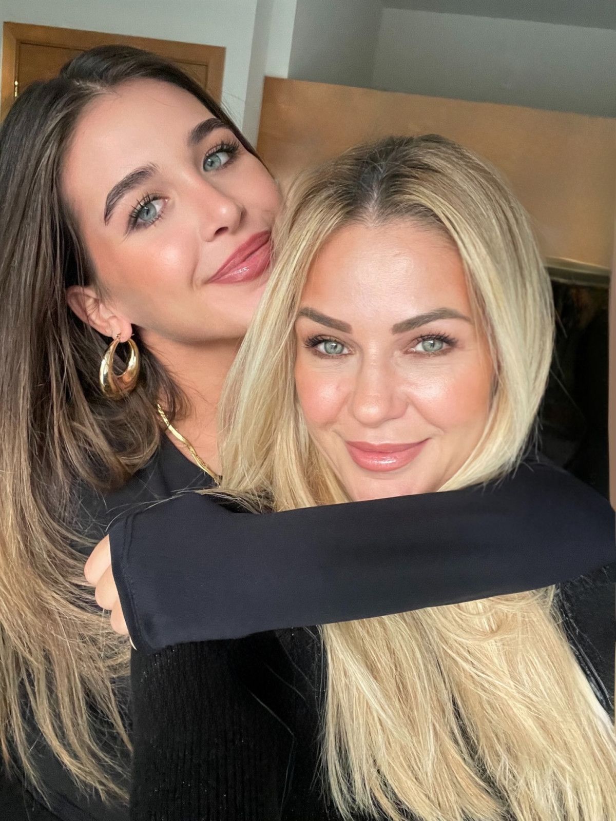 Duru Kınay'in 21. Yaş Günü: Aile Neşesi ve Anılarla Dolu Bir Yeni Yıl