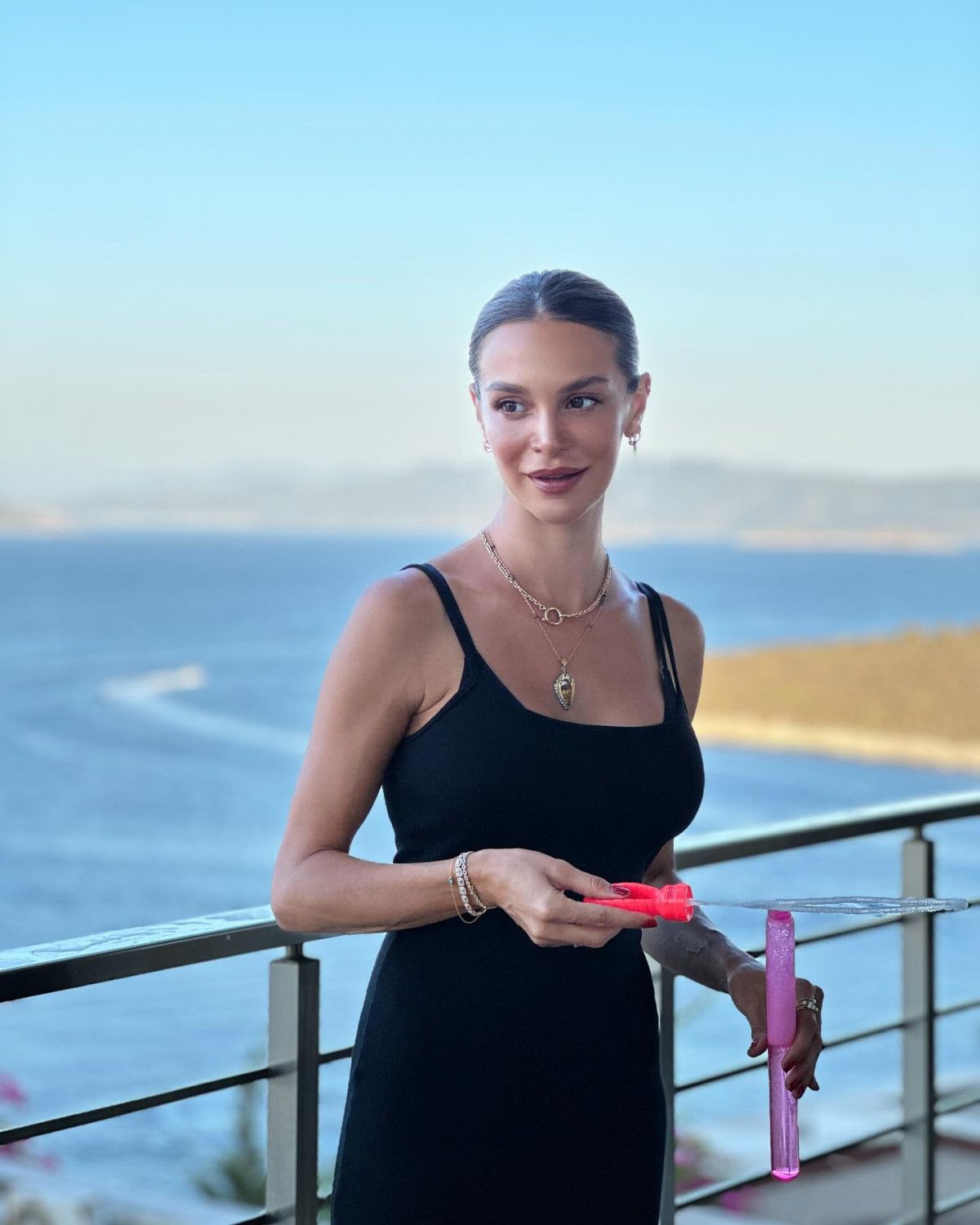 Cemre Kemer'in Eski Evi Sosyal Medyada Yeniden Gündemde