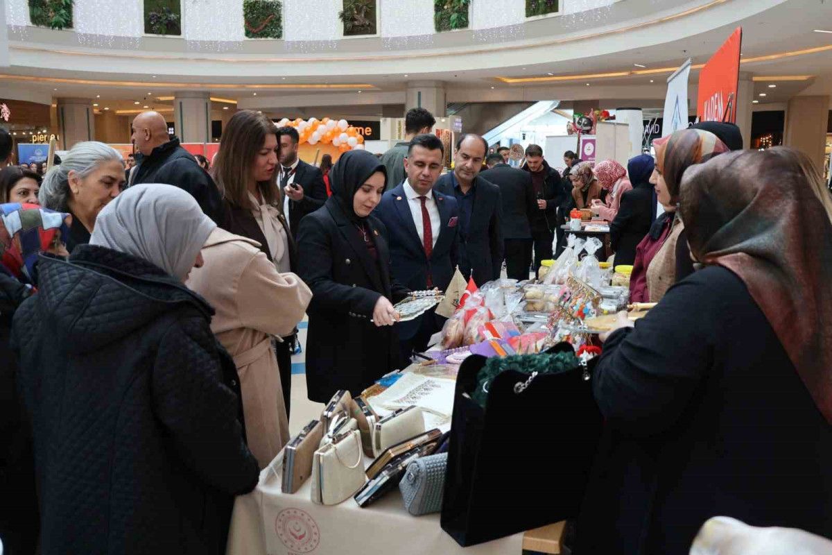 25 Kadın 25 Hikaye: Şiddete Sıfır Tolerans Vurgusuyla Erzurum’da Farkındalık Sergisi