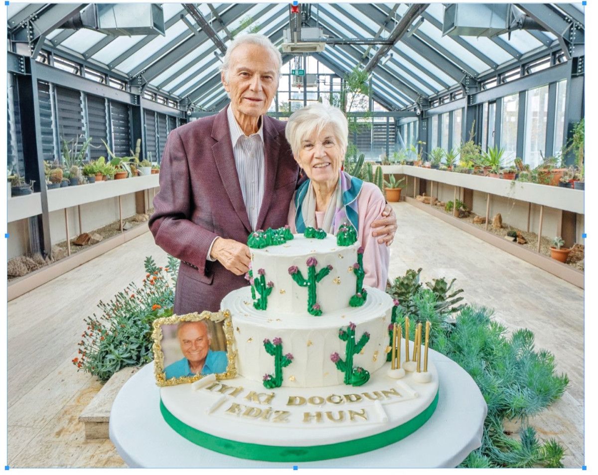 Ediz Hun'un Doğum Günü Kutlaması: Two-Tier Pastayla Gelen Mutluluk