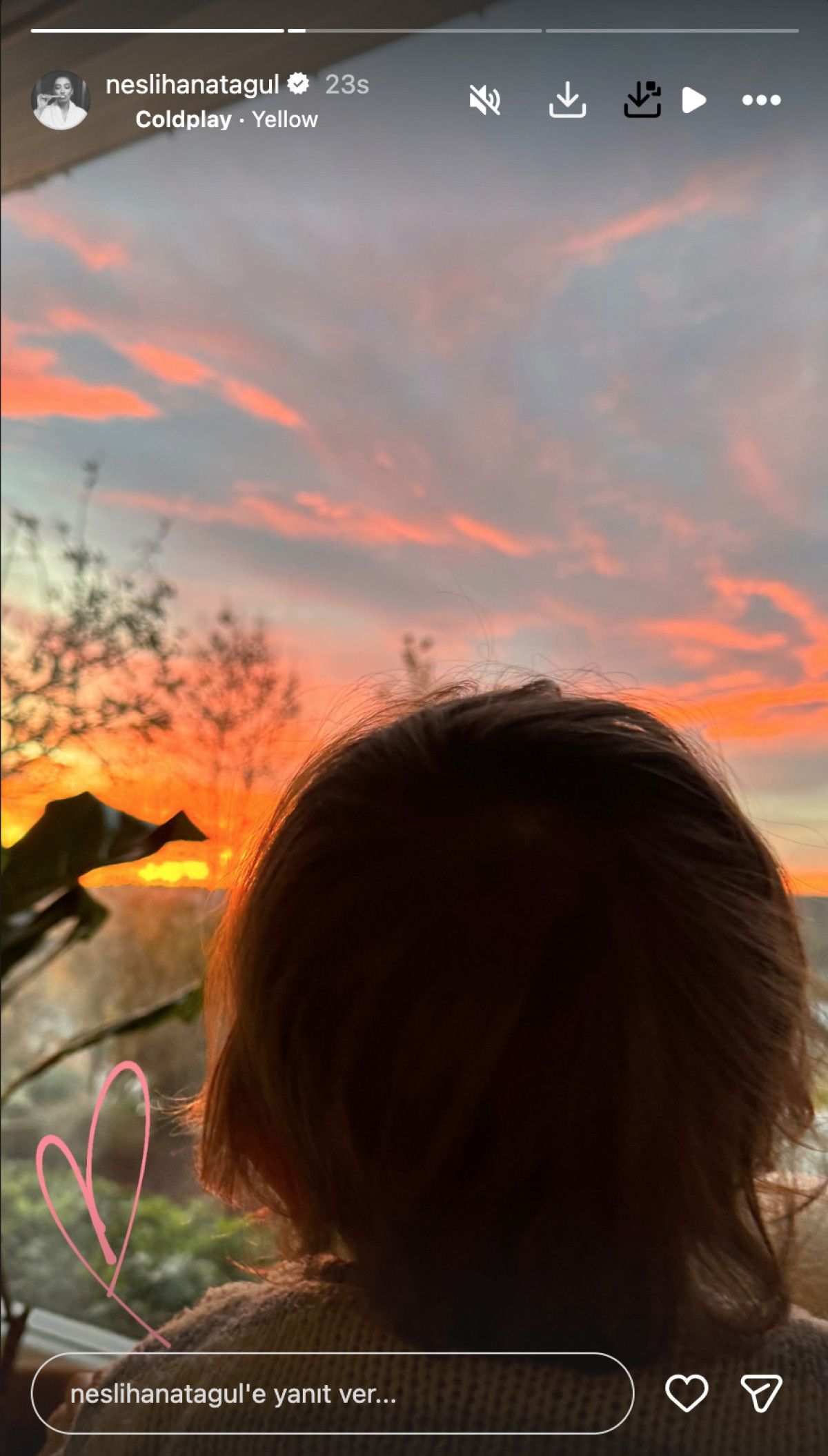 Aziz'i Gören Şirin Anlar: Neslihan Atagül ve Kadir Doğulu'nun Gün Doğum Paylaşımı