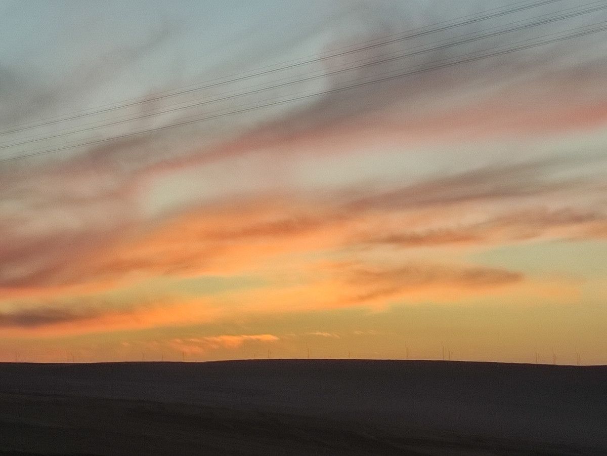 Damal'da Gün Doğumu: Dağların Üstünde Kızıllık ve Büyüleyici Manzara