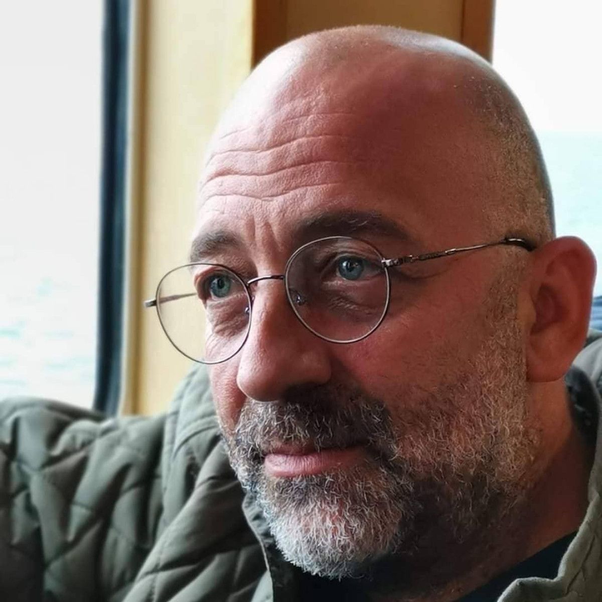 Evrim Akın: Sahne Arkasındaki Öğrenimler ve Kısa Evliğine Dair Hatıratlar