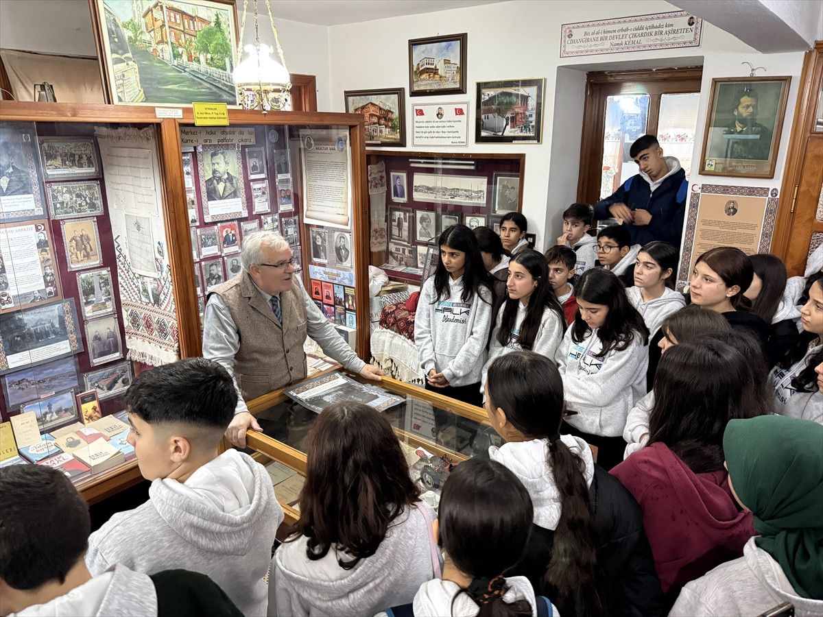 Namık Kemal: Vatan Sevgisi ve Edebiyatın Işığında 19. Yüzyılın Öncü Şairi