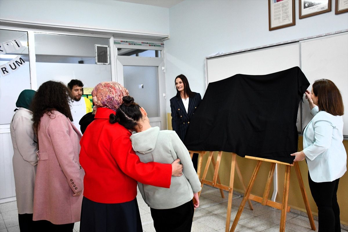 Mutluluğun Portreleri: Özel Eğitim Öğrencileri İçin Düzenlenen Karakalem Yolculuğu