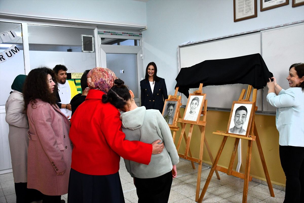 Mutluluğun Portreleri: Özel Eğitim Öğrencileri İçin Düzenlenen Karakalem Yolculuğu