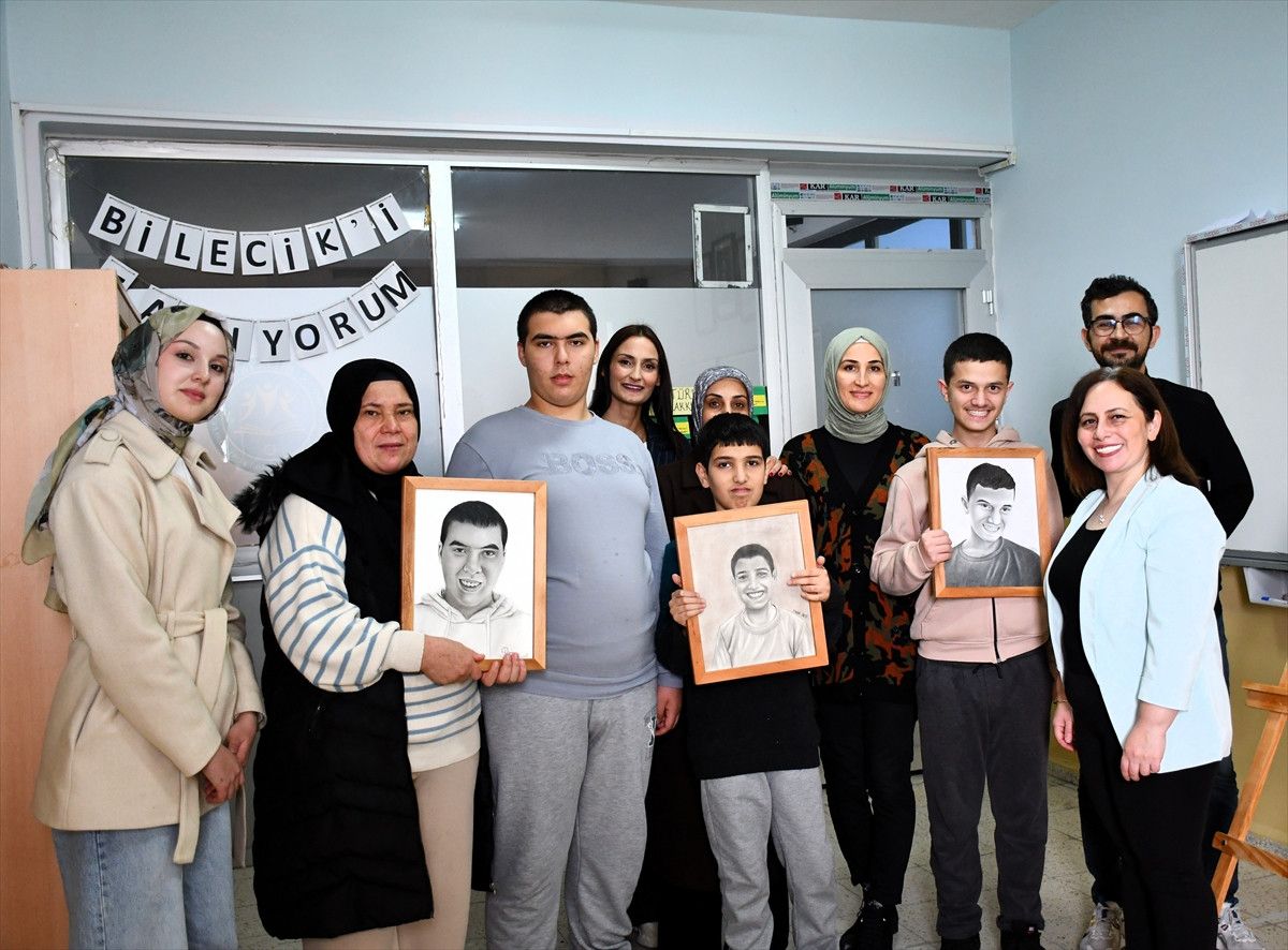 Mutluluğun Portreleri: Özel Eğitim Öğrencileri İçin Düzenlenen Karakalem Yolculuğu