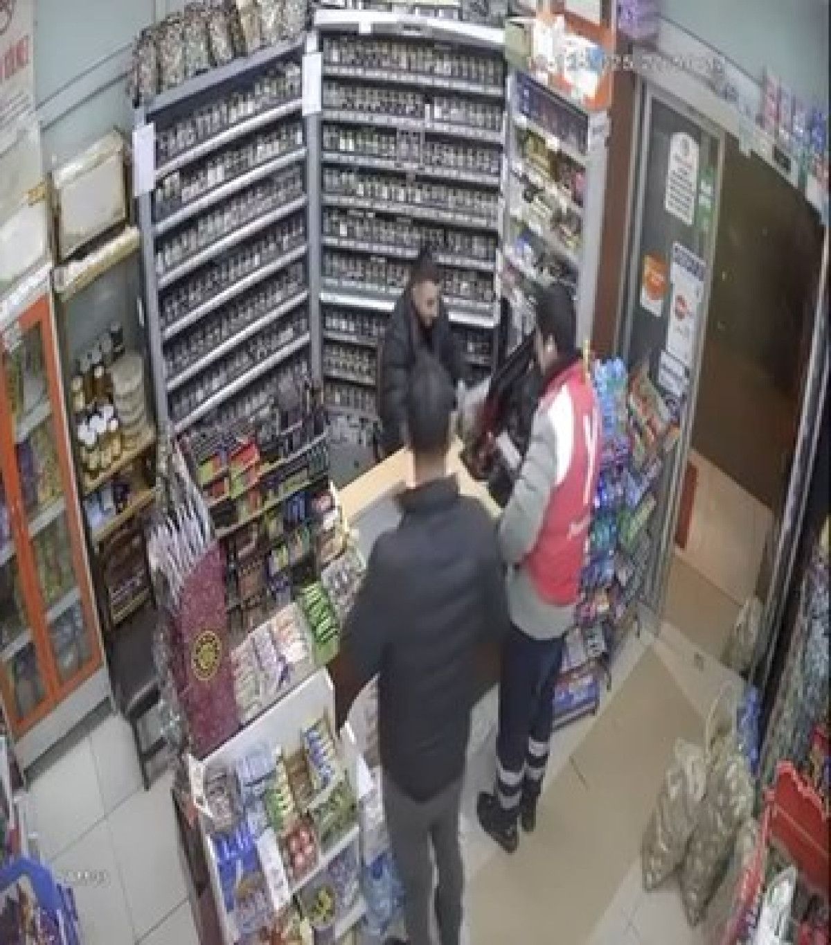 İstanbul Avcılar’daki Market Hırsızlığı ve Paranın Kuryeye Ait Olduğu İncelemesi