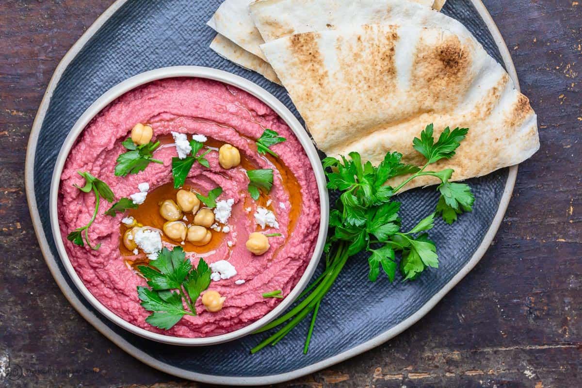 Renkli bir atıştırmalık: Fırınlanmış pancarlı humus