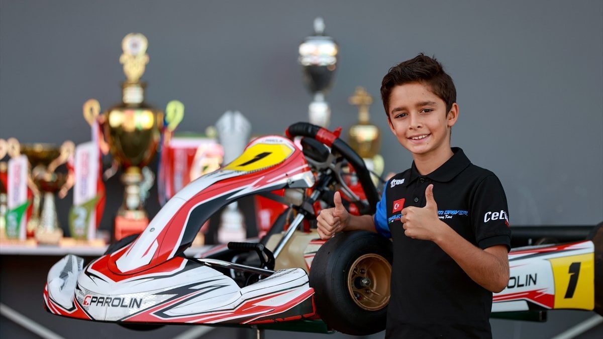 Iskender, 10 e 30 anni, detentore del trofeo, corre con il suo sogno in Formula 1