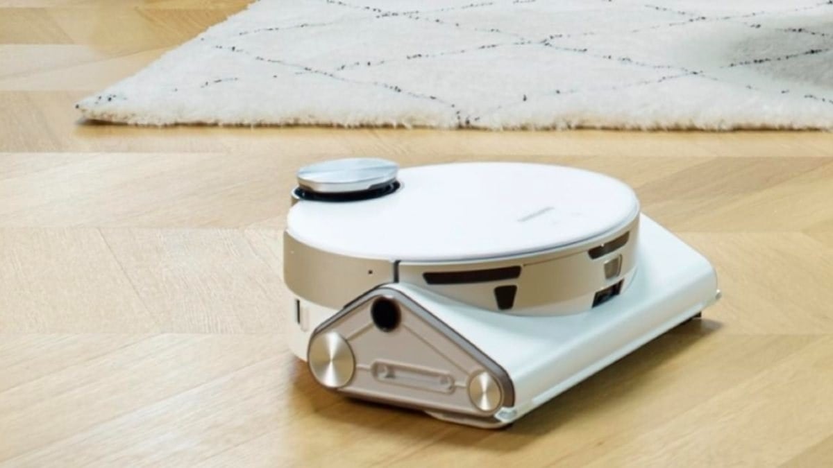 Samsung introduced its smart robot vacuum named JetBot 90 AI+ at CES 2021