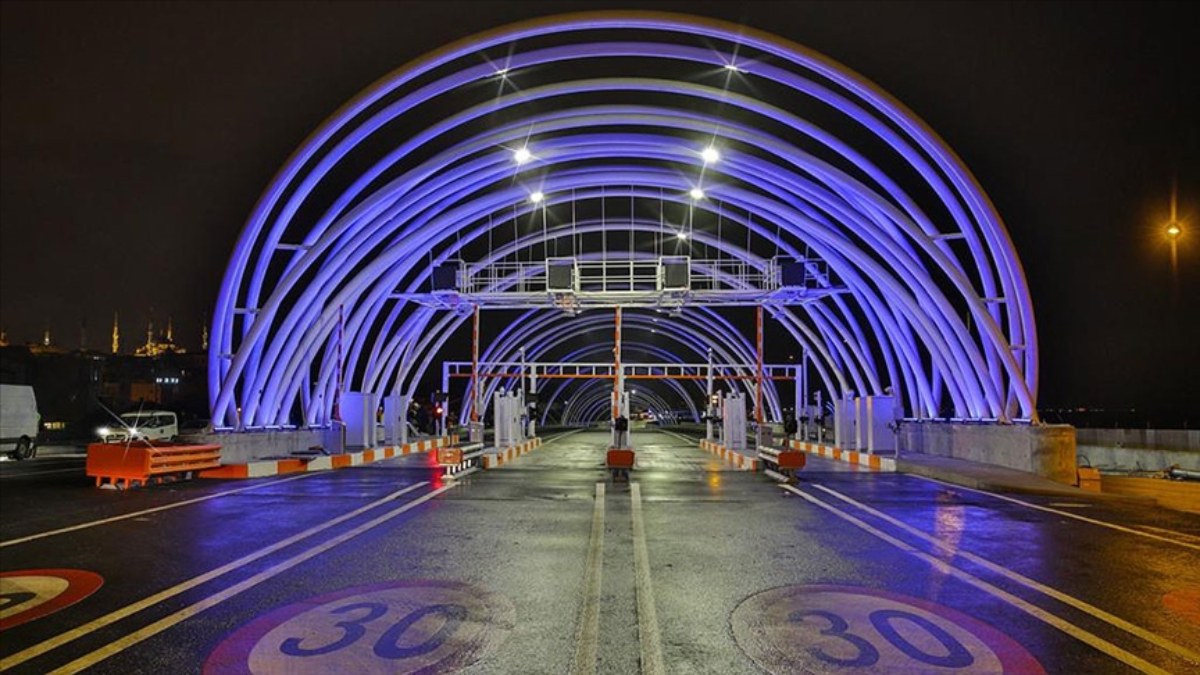Avrasya Tüneli’nden 100 milyonuncu araç geçti