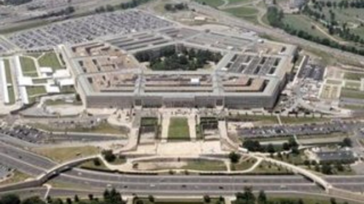 Trump, Pentagon'un 10 milyar dolarlık ihalesini engelledi