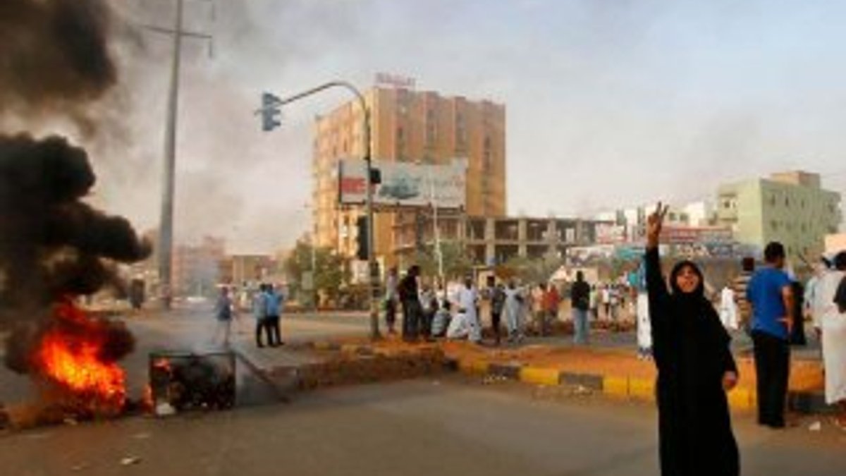 Sudan'da taraflar arasındaki toplantı ertelendi