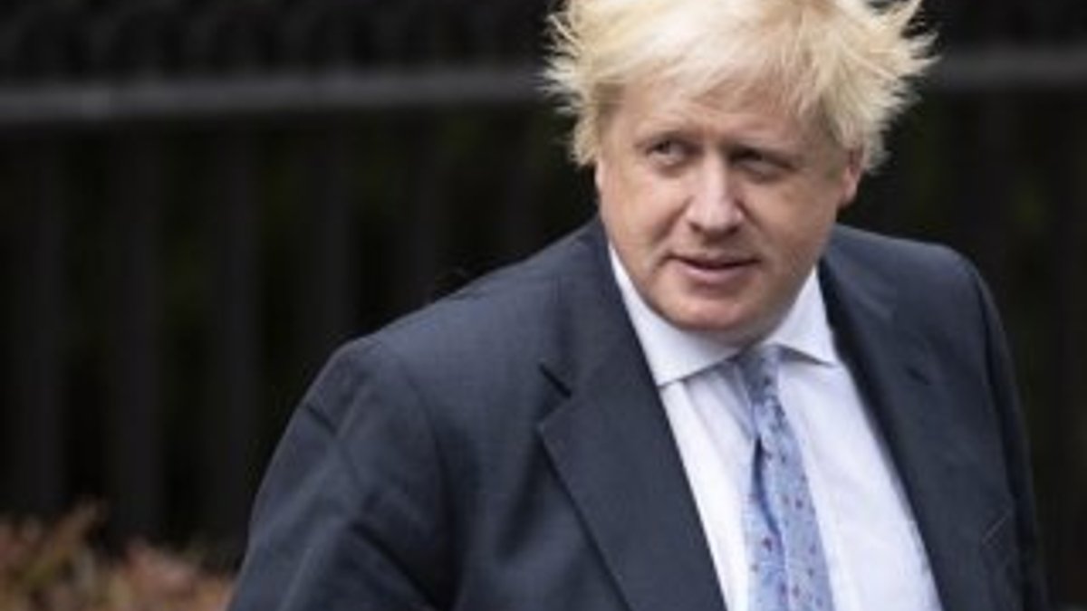Boris Johnson 11 bakanını değişti