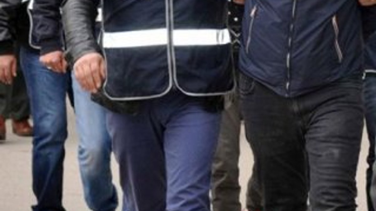 İzmir'de FETÖ operasyonunda 8 tutuklama kararı
